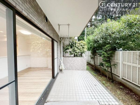 �� ��p��t���Ōˌ��Ă̂悤�ȊJ�������y���߂�Z�܂��B���q���܂̗V�я��K�[�f�j���O�ɂ��҂�����ȁA�Ƒ��Ɋ��������m�x�}���V�����ł��B