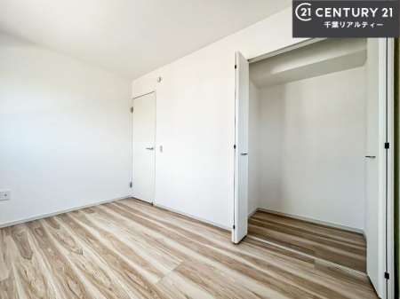 ���r���O�ȊO�̋��� ���[�X�y�[�X�����Ă��܂��I�������X�b�L�����ڂ��鎖���ł��܂��ˁB
�Ƌ��I�΂Ȃ��V���v���ȃf�U�C���ׁ̈A�Ƌ��I�΂����C�ɓ���̋�ԍ�肪�ł������ł��ˁB