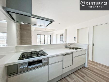 �L�b�`�� �R�����͎O������̂ł������̓����i�s���ł��܂��B
�������O�����t���ł��B�����X�y�[�X���L�X���Ă���׍�Ƃ����₷���I�g�����肪�ǂ��V�X�e���L�b�`���ł��I