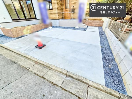 ���ԏ� ���ԃX�y�[�X��2�䕪����܂��I�Z�J���h�J�[�͂������A�o�C�N�⎩�]�ԂȂǂ��u���ꏊ�ɍ���܂���B