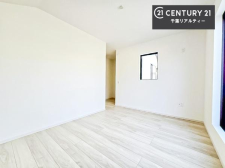 �m�� �V���v���Ƀf�U�C������Ă��邽�߁A�Ƌ��I�т܂���I
���C�ɓ���̉Ƌ��u���Ă��낰���Ԃ���邱�Ƃ��ł��܂��B