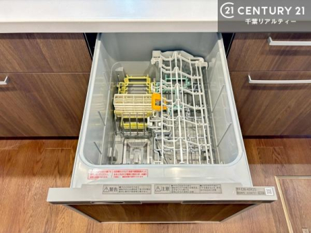 �L�b�`�� �H��@�t���̃L�b�`���ł��I�Z���������r��h�~�Ƃ��đ�ϊ��􂷂�֗��Ȏd�l�ł��I�r���g�C���Ȃ̂ŃL�b�`���̏ꏊ����炸�����X�y�[�X���L���g�����Ƃ��o���܂��I