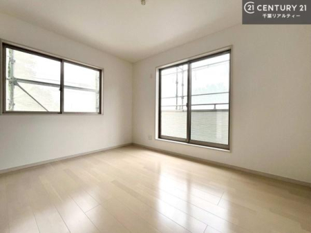 �m�� �o���R�j�[�ɖʂ��Ă���m���ł��B���邭�����肪����A���C����������ł��܂��I���N���āA�O�ɏo�Ĕw�L�т����[�ċz�����ǂ������}������邱�Ƃ��o�������ł��ˁI