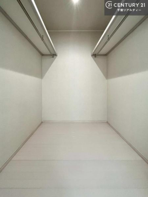 ���[ �E�H�[�N�C���N���[�[�b�g�t���ł��B��������̂��m���Ȃǂ����[���Ă��������ł��ˁI���ɂ���@�������ȂǋG�ߕ��̑傫�ȉƓd�����[�ł��܂��B