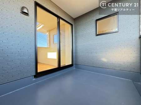 �o���R�j�[ �C���i�[�o���R�j�[�́A���󕨊��������łȂ��A���[���̃X�y�[�X�Ƃ��Ă��g���鑽�p�r�ȋ�Ԃł��B