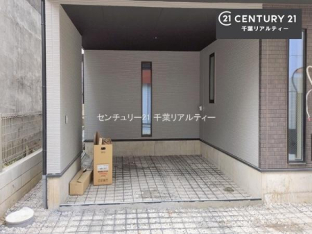 ���ԏ� �������Ƃ������ԃX�y�[�X�Ȃ̂ł��Ԃ̉^�]�����ȕ������S���ĎԌɓ��ꂪ�ł��܂��B���]�Ԃ�u���X�y�[�X���������肠��̂ň��S�ł��ˁI