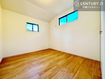 �q������ �Q�ʍ̌��Ŗ��邭�J���I�B�|���o�������Ȃ����ߊO���̎���������ɂ����A������������ԂɂȂ��Ă���A�w�K��V�тɂ��W���ł���q�ǂ������Ƃ��Ă҂�����ł��B