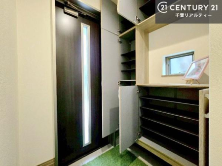 ���� ���ւ̉��I�́A���[�͗ǍD�ŌC���������萮���ł��邾���łȂ��A����I�Ƃ��Ă����p�\�B���C�ɓ���̏�����O���[����u���΁A���q���}���邨�����ȋ�ԂɎd�オ��܂��I