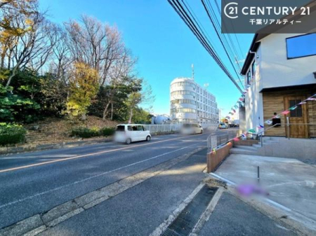 �O�ʓ��H�܂ތ��n�ʐ^ ���ӊ���A���q�l�̂���]�ɍ������������ꏏ�ɂ��ē���v���܂��B�Z��[���A�h�o�C�U�[�ɂ�邲���k������܂��B���Ђ͂��₢���킹�ɑ��Ή����܂��I���҂������܂���I