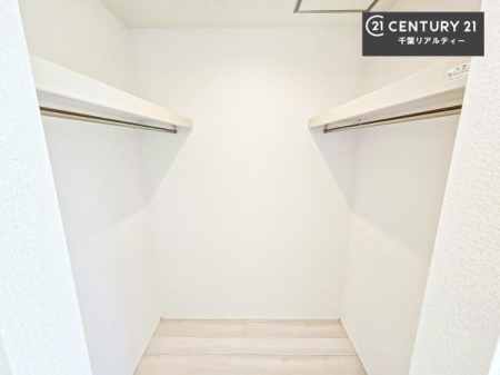 ���[ �E�H�[�N�C���N���[�[�b�g�t���ł��B��������̂��m���Ȃǂ����[���Ă��������ł��ˁI���ɂ���@�������ȂǋG�ߕ��̑傫�ȉƓd�����[�ł��܂��I