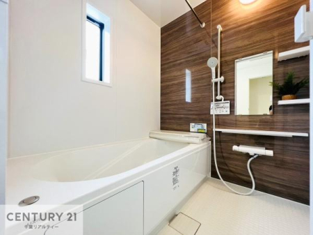 ���� �������������l�̕��͋C�̃o�X���[���́A�����o�Ă��ăo�X�^�C�����[���I
���d���撣���Ă��邲�J���ɂ��D�݂̓����̓����܂����āA�y����ł݂Ă͂������ł��傤���H