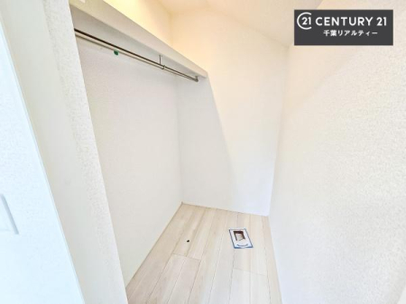 ���[ �E�H�[�N�C���N���[�[�b�g�t���ł��B��������̂��m���Ȃǂ����[���Ă��������ł��ˁI���ɂ���@�������ȂǋG�ߕ��̑傫�ȉƓd�����[�ł��܂��I