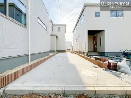 ���ԏ� ���ԃX�y�[�X��2�䕪����܂��I�Z�J���h�J�[�͂������A�o�C�N�⎩�]�ԂȂǂ��u���ꏊ�ɍ���܂���B