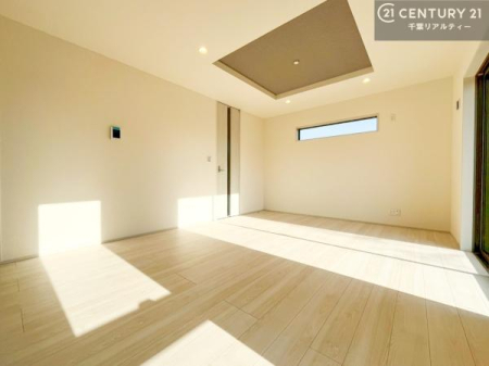 ���r���O �S�n�ǂ����r���O�͉Ƒ������R�ƏW�܂�܂��B�Ƒ��c�R�̎��Ԃ����������ł��B���Ƒ��ƁA����w�[���������Ԃ��߂��������ł��ˁB