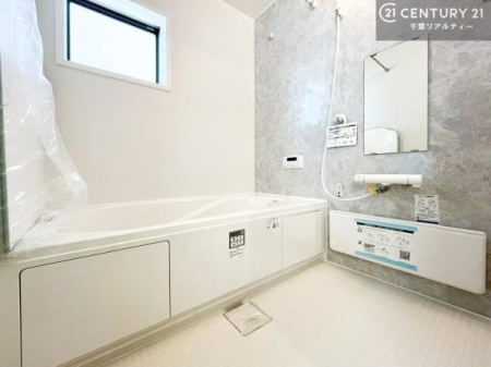 ���� ������Ƃ����������̂���o�X���[���I���K�ȃo�X�^�C��������܂��I
1���̔�����������Ɩ����Ă����f�G�ȃ����N�[�[�V������ԂɂȂ肻���ł��ˁB