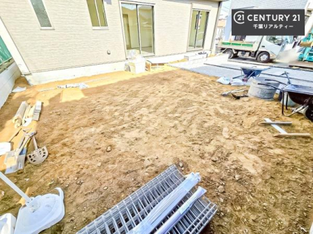 �� ����ɂ́A�O�������t���Ă��܂��I�K�[�f�j���O��ď�͂��q�l�̐��V�т��y���߂܂��I
