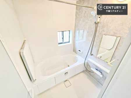 ���� �������������l�̕��͋C�̃o�X���[���́A�����o�Ă��ăo�X�^�C�����[���I
���d���撣���Ă��邲�J���ɂ��D�݂̓����̓����܂����āA�y����ł݂Ă͂������ł��傤���H