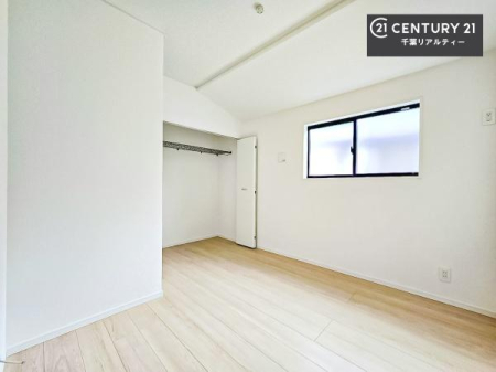 ���r���O�ȊO�̋��� �V���v���Ƀf�U�C������Ă��邽�߁A�Ƌ��I�т܂���I
���C�ɓ���̉Ƌ��u���Ă��낰���Ԃ���邱�Ƃ��ł��܂��B