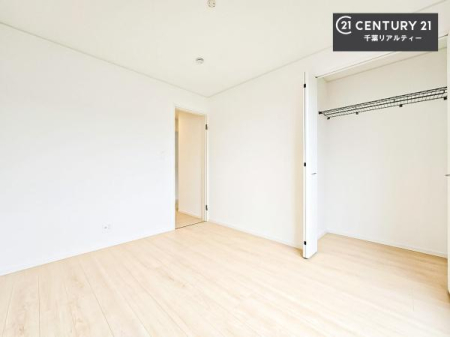 �q������ ���[�X�y�[�X�����Ă��܂��I�������X�b�L�����ڂ��鎖���ł��܂��ˁB
�Ƌ��I�΂Ȃ��V���v���ȃf�U�C���ׁ̈A�Ƌ��I�΂����C�ɓ���̋�ԍ�肪�ł������ł��ˁB