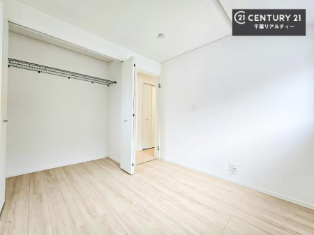 �q������ ���[�X�y�[�X�����Ă��܂��I�������X�b�L�����ڂ��鎖���ł��܂��ˁB
�Ƌ��I�΂Ȃ��V���v���ȃf�U�C���ׁ̈A�Ƌ��I�΂����C�ɓ���̋�ԍ�肪�ł������ł��ˁB