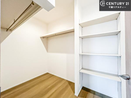 ���[ �E�H�[�N�C���N���[�[�b�g�t���ł��B��������̂��m���Ȃǂ����[���Ă��������ł��ˁI���ɂ���@�������ȂǋG�ߕ��̑傫�ȉƓd�����[�ł��܂��B