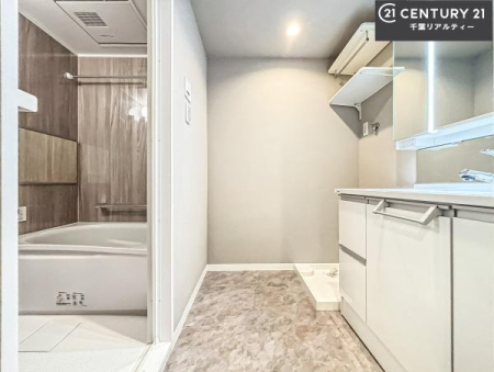 ���ʑ�E���ʏ� �g�Ȃ�𐮂�����ʏ��́A���������厖�ł��I������̐������̂��镵�͋C�����o�I�C�����悭���g�����������܂��B�L�X�����X�y�[�X���������ł��ˁI
