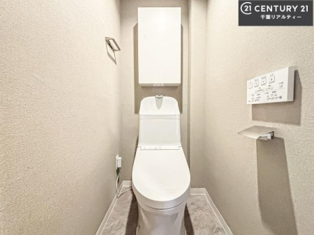 �g�C�� �������֍��ɂ��A�~��͕֍����g�����ł���̂ŗ₽���֍��ɍ��炸�ɍςފ������d�l�ł��I�V���v���ȃJ���[����Ƃ��Ă���̂ŁA������ꂪ���₷���ł��B