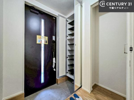 ���� �V���[�Y�{�b�N�X�t���Ȃ̂ŁA���ւ��Еt�����|�������₷���ł��I
�X�b�L���������ւŌ˂��J�����u�ԁA�������̂���S�n������Ԃ��o�}���Ă���܂��B