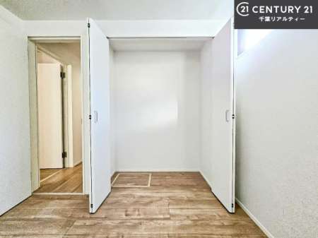 ���[ ���[�X�y�[�X����������Ă���̂ŁA�G�ߕ����̓��������������܂�A���p���̍�����Ԃł��B