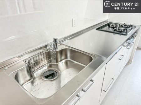 �L�b�`�� ���C�h�ȃV���N�ł��ˁI�������˂ɂ������������₷���Ǝ����y�X�d�l�̃V�X�e���L�b�`���ł��I
�f�U�C�����Ƌ@�\�������˂��L�b�`���Ő�����������܂��ˁI