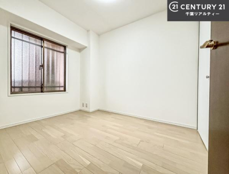 �Q�� �D���������������ޗm���́A���̖ڊo�߂��C�������ǂ������ł��ˁB���������Ԃ��������Ɖ߂������Ƃ��ł��܂��B�D�����F�����̃t���[�����O���ǂ�ȉƋ�ɂ��}�b�`���܂��I