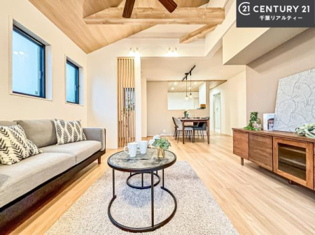 ���r���O �J�����̂���L�XLDK�I�\�t�@�[��_�C�j���O�e�[�u����u���Ă������ɂȂ�Ȃ��̂ŉ��K�ɉ߂����܂��I�R�~���j�P�[�V���������₷�����r���O�ł��I