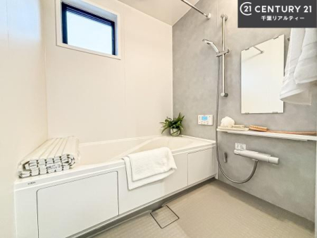 ���� �������������l�̕��͋C�̃o�X���[���́A�����o�Ă��ăo�X�^�C�����[���I
���d���撣���Ă��邲�J���ɂ��D�݂̓����̓����܂����āA�y����ł݂Ă͂������ł��傤���H