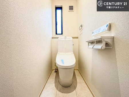 �g�C�� �������֍��ɂ��A�~��͕֍����g�����ł���̂ŗ₽���֍��ɍ��炸�ɍςފ������d�l�ł��I�V���v���ȃJ���[����Ƃ��Ă���̂ŁA������ꂪ���₷���ł��B