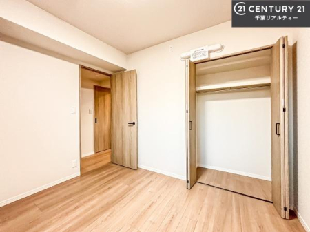 �Q�� �V���v���Ƀf�U�C������Ă��邽�߁A�Ƌ��I�т܂���I
���C�ɓ���̉Ƌ��u���Ă��낰���Ԃ���邱�Ƃ��ł��܂��B