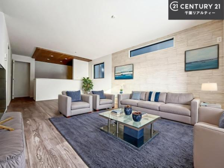 ���r���O �Ƌ��CG�p�[�X�ł��B��؂ȉƑ����W�܂邩�炱��LDK�ɂ͂�����肽���B
�q�����������C�ɏ΂��Ȃ��瑖�����Ă���p�����������u�L���Ƃɂ��ėǂ������v�Ǝv���u�Ԃł��B