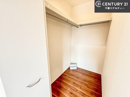 ���[ �E�H�[�N�C���N���[�[�b�g�t���ł��B��������̂��m���Ȃǂ����[���Ă��������ł��ˁI���ɂ���@�������ȂǋG�ߕ��̑傫�ȉƓd�����[�ł��܂��I