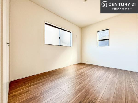 �m�� 2�ʍ̌����m�ۂ������邢�����́A���ʂ����ǂ��A���邭��ϋ��S�n�̗ǂ���ԂƂȂ��Ă���܂��B�����b�N�X���ĉ߂�����S�n�̗ǂ��������ł��I