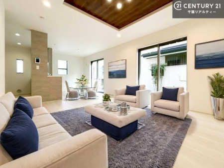 ���r���O �Ƌ��CG�p�[�X�ł��B��؂ȉƑ����W�܂邩�炱��LDK�ɂ͂�����肽���B
�q�����������C�ɏ΂��Ȃ��瑖�����Ă���p�����������u�L���Ƃɂ��ėǂ������v�Ǝv���u�Ԃł��B