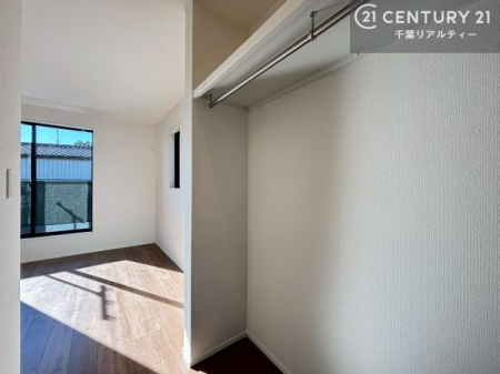 �m�� ���[�X�y�[�X�����Ă��܂��I�������X�b�L�����ڂ��鎖���ł��܂��ˁB
�Ƌ��I�΂Ȃ��V���v���ȃf�U�C���ׁ̈A�Ƌ��I�΂����C�ɓ���̋�ԍ�肪�ł������ł��ˁB