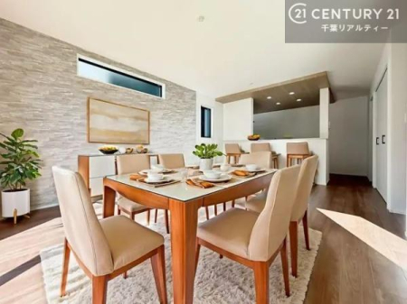 ���r���O �Ƌ��CG�p�[�X�ł��B�D�����z���܂肪���r���O����ł���ċ��S�n�̗ǂ���Ԃ����o���Ă���܂��I
���났�̎��Ԃ��߂����܂��I