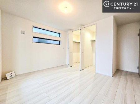 �Q�� �V���v���Ƀf�U�C������Ă��邽�߁A�Ƌ��I�т܂���I
���C�ɓ���̉Ƌ��u���Ă��낰���Ԃ���邱�Ƃ��ł��܂��B