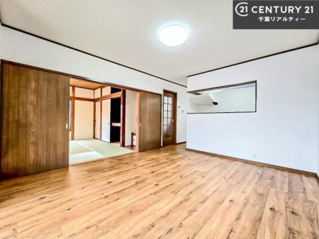 ���r���O �S�n�ǂ����r���O�͉Ƒ������R�ƏW�܂�܂��B�Ƒ��c�R�̎��Ԃ����������ł��B���Ƒ��ƁA����w�[���������Ԃ��߂��������ł��ˁB���邭�J���I�ȋ�Ԃł��B