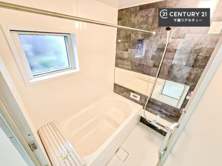 ���� �������������l�̕��͋C�̃o�X���[���́A�V�b�N�ȃf�U�C���Ńo�X�^�C�����[���I
���d���撣���Ă��邲�J���ɂ��D�݂̓����̓����܂����āA�y����ł݂Ă͂������ł��傤���H