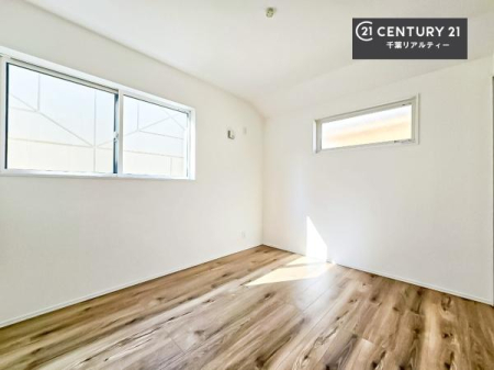 �Q�� �D���������������ޗm���́A���̖ڊo�߂��C�������ǂ������ł��ˁB���������Ԃ��������Ɖ߂������Ƃ��ł��܂��B�D�����F�����̃t���[�����O���ǂ�ȉƋ�ɂ��}�b�`���܂��I