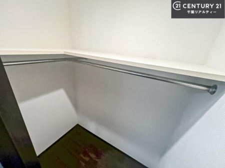 ���[ �E�H�[�N�C���N���[�[�b�g�t���ł��B��������̂��m���Ȃǂ����[���Ă��������ł��ˁI���ɂ���@�������ȂǋG�ߕ��̑傫�ȉƓd�����[�ł��܂��B