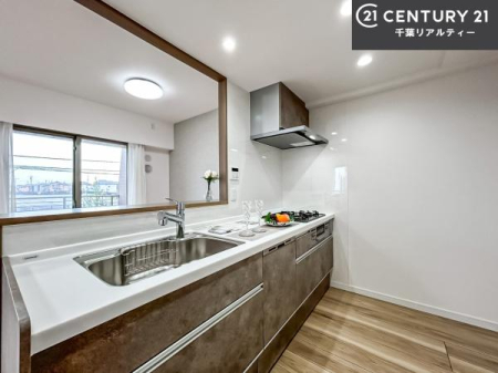 �L�b�`�� ���C�h�ȃV���N�ł��ˁI�������˂ɂ������������₷���Ǝ����y�X�d�l�̃V�X�e���L�b�`���ł��I
�f�U�C�����Ƌ@�\�������˂��L�b�`���Ő�����������܂��ˁI