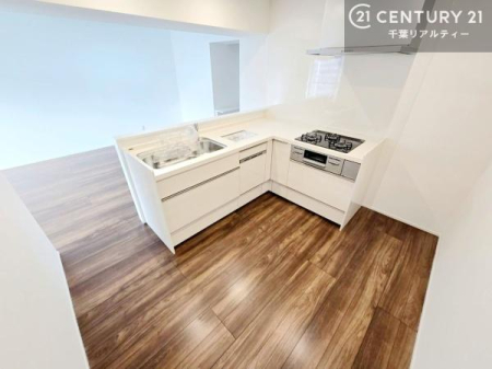 �L�b�`�� �����̉Ǝ��������Ɖ��K�ɁB�����E�z�V�E�Еt���܂ł��X���[�Y�ɂ��Ȃ���L���^�L�b�`�����̗p�B