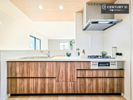 �L�b�`�� ��Ƃ����₷���V�X�e���L�b�`���ł��I���[����������t���Ă���̂ŁA�����X�y�[�X�ɕ���u���Ȃ��čςނ̂ŁA�L�X�g���āA���K�ɍ�Ƃ��ł��܂��I