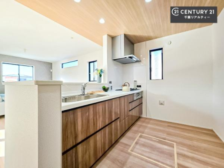 �L�b�`�� ���C��t���̃L�b�`���Ȃ̂ň��S���ăK�X���g�p�ł��܂��I
���ȏL�����ǂ��o���Ă���ĉq���I�ȃL�b�`�����ۂĂ܂��ˁI
